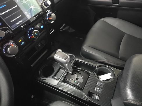 Used 2021 Toyota 4Runner TRD Off-Road Premium w/ Moonroof Package AWD/4WD image 27