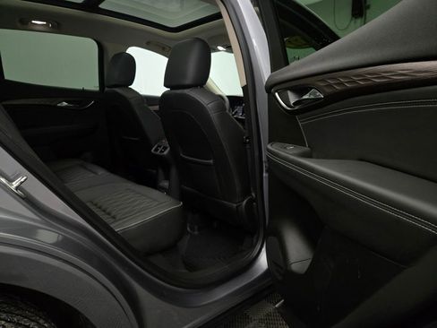 Used 2022 Buick Envision Avenir w/ Technology Package II image 41