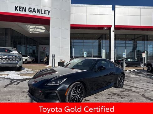 Certified 2022 Toyota GR86 image 1
