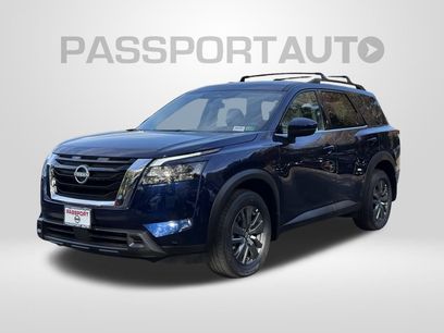 New 2025 Nissan Pathfinder SV w/ SV Premium Package