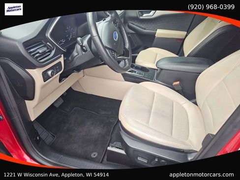 Used 2020 Ford Escape SEL image 13