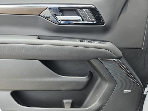 New 2026 Chevrolet Tahoe High Country AWD/4WD image 16