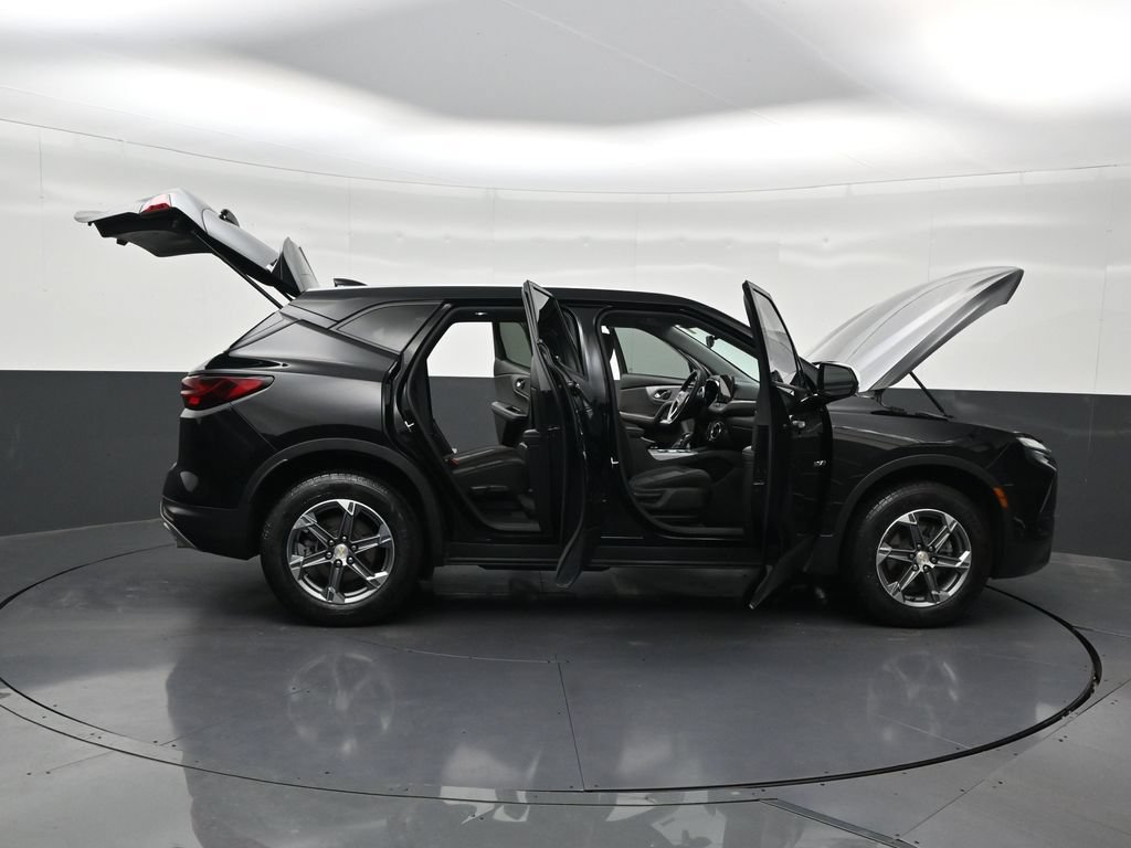 Used 2023 Chevrolet Blazer LT FWD image 37