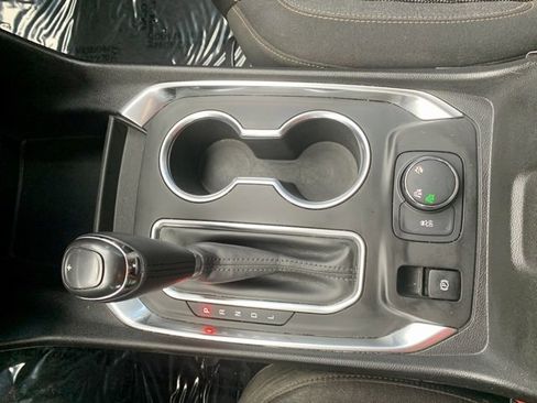 Used 2018 Chevrolet Traverse LT image 30