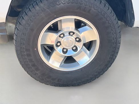 Used 2020 Toyota Tacoma SR5 RWD image 28