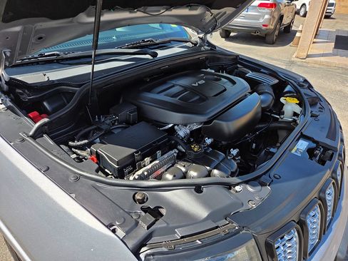 Used 2018 Jeep Grand Cherokee Altitude RWD image 61