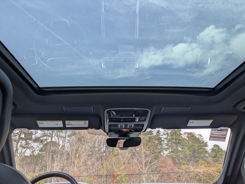 Used 2020 Land Rover Range Rover Sport HST image 25