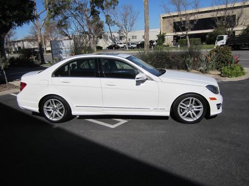 Used 2014 Mercedes-Benz C 250 Sedan image 3