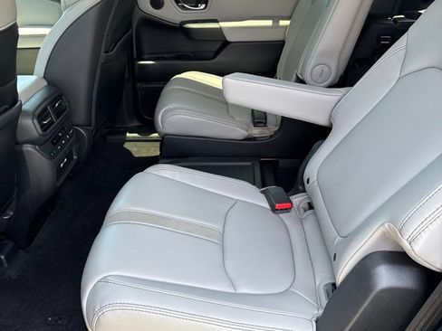 Used 2023 Honda Pilot EX-L image 9