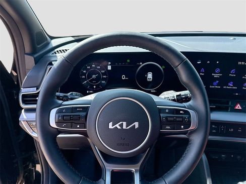 Used 2025 Kia Sportage SX image 14