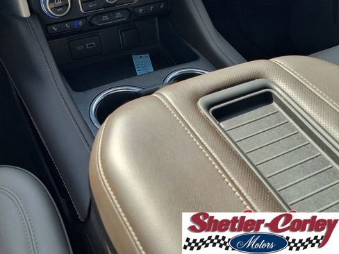 Used 2022 GMC Yukon SLT w/ SLT Luxury Package image 23