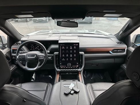 Certified 2025 GMC Yukon Denali image 21