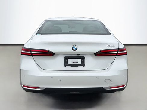 Certified 2025 BMW 530i image 6