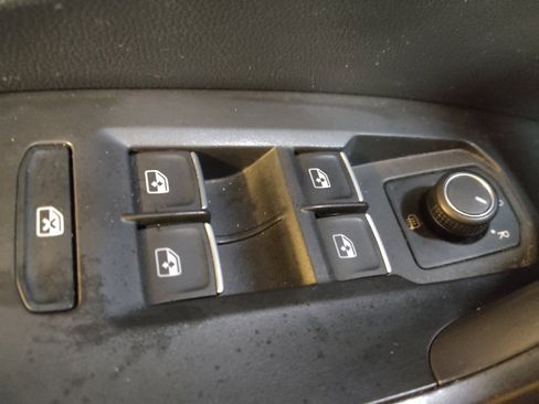 Used 2021 Volkswagen Jetta S w/ Driver Assistance Package image 27