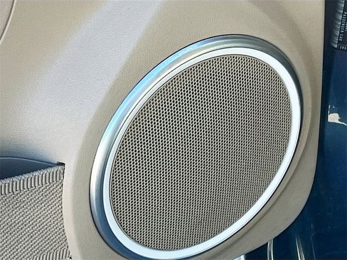 Used 2019 Volkswagen Beetle 2.0T SE w/ SE Premium Package image 19