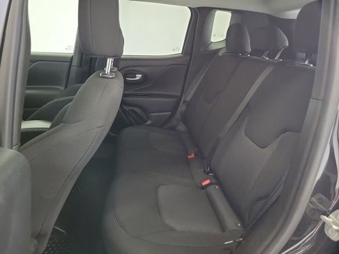 Used 2023 Jeep Renegade Latitude AWD/4WD image 12