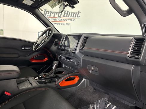 Used 2023 Nissan Frontier PRO-4X w/ Pro Convenience Package AWD/4WD image 31
