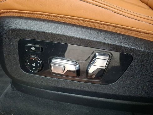 Certified 2023 BMW X7 xDrive40i w/ Executive Package image 10