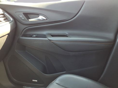 Used 2023 Chevrolet Equinox Premier AWD/4WD image 23