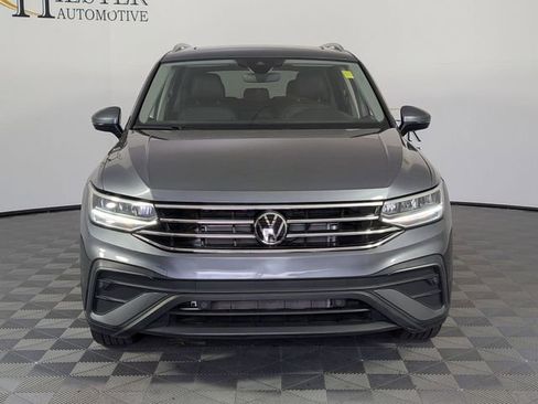 Used 2024 Volkswagen Tiguan SE image 3