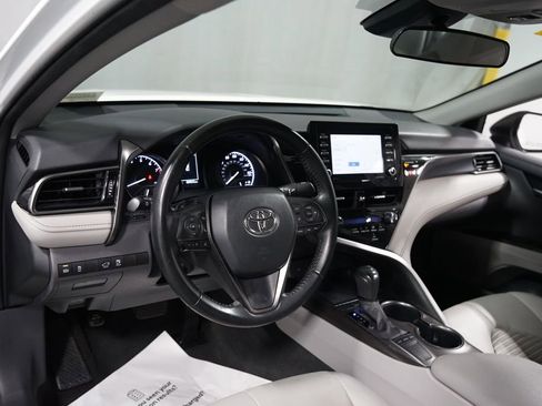 Certified 2022 Toyota Camry SE FWD image 11