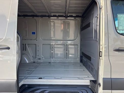 Used 2026 Mercedes-Benz Sprinter 2500 image 21