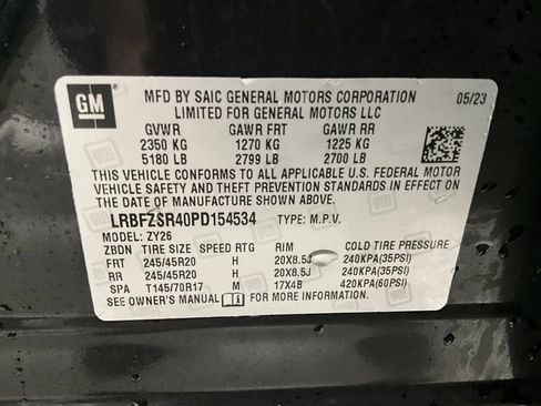 Used 2023 Buick Envision Avenir AWD/4WD image 32