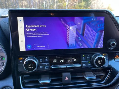 Used 2023 Toyota Highlander XSE image 18