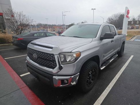 Used 2018 Toyota Tundra SR5 image 1