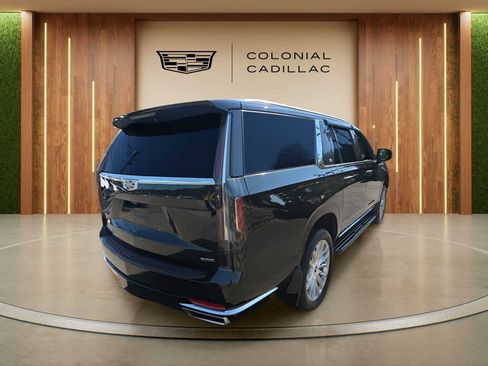Used 2024 Cadillac Escalade ESV Premium Luxury w/ LPO, Floor Liner Package AWD/4WD image 4