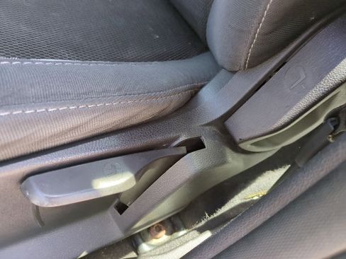 Used 2014 Ford Focus SE w/ SE Sport Package image 17