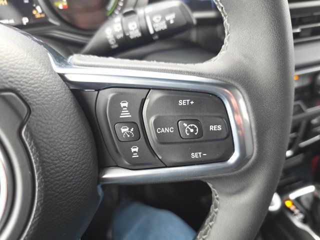 Used 2025 Jeep Wrangler Unlimited Sahara w/ Safety Group AWD/4WD image 24