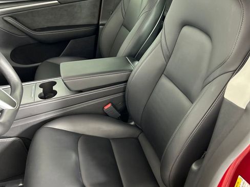 Used 2024 Tesla Model Y Long Range image 9