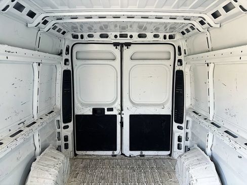 Used 2025 RAM ProMaster 2500 w/ Convenience Group FWD image 14