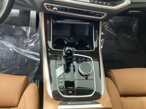 Used 2023 BMW X5 xDrive40i w/ Premium Package AWD/4WD image 16