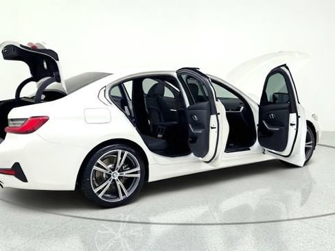 Used 2020 BMW 330i Sedan w/ Convenience Package RWD image 19