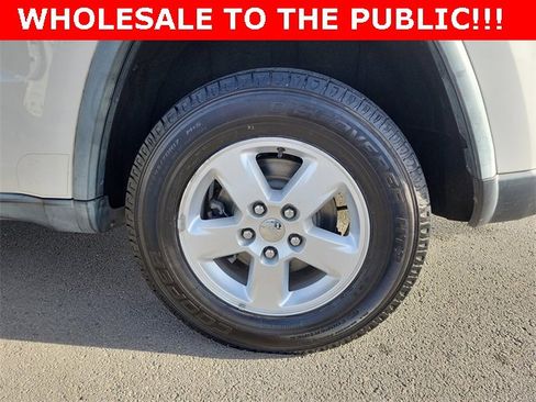 Used 2011 Jeep Grand Cherokee Laredo w/ Trailer Tow Group image 30