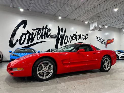 Used 2004 Chevrolet Corvette Coupe w/ Preferred Equipment Group RWD image 6