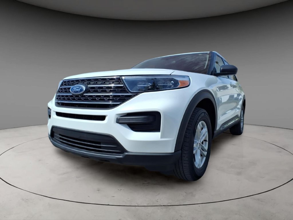 Used 2023 Ford Explorer XLT AWD/4WD image 5