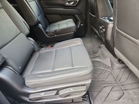 Used 2024 Chevrolet Tahoe Z71 w/ Luxury Package image 28