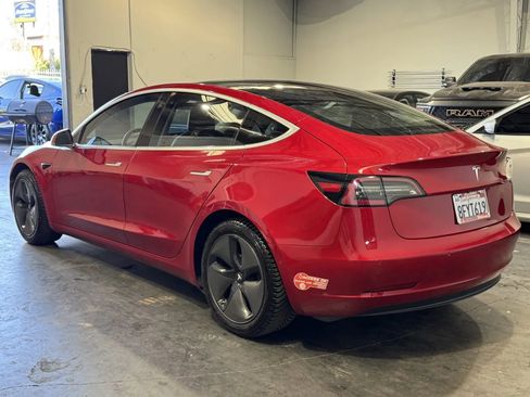 Used 2018 Tesla Model 3 Long Range RWD image 2