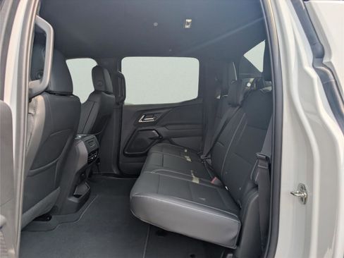 New 2025 Chevrolet Silverado EV LT image 28