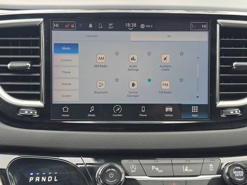 Used 2024 Chrysler Pacifica Touring-L image 19