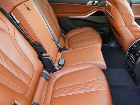 Used 2026 BMW X7 xDrive40i image 36