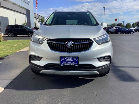 Used 2022 Buick Encore Preferred w/ Safety Package AWD/4WD image 3