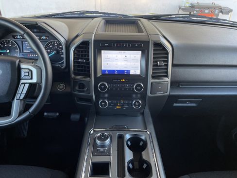 Used 2021 Ford Expedition XLT image 9