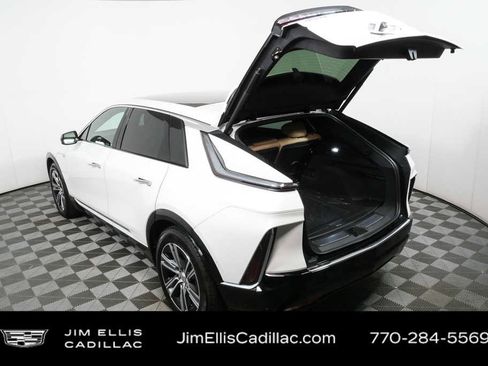 Certified 2024 Cadillac Lyriq Luxury w/ Nappa Leather Package AWD/4WD image 30