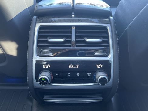 Used 2021 BMW 740i w/ Premium Package image 31
