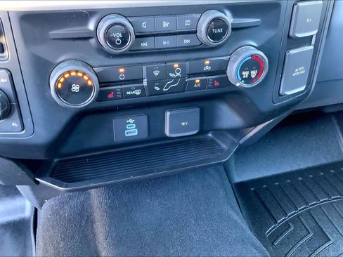 Certified 2023 Ford F250 XLT w/ XLT Premium Package AWD/4WD image 35