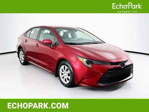 Used 2026 Toyota Corolla LE image 1